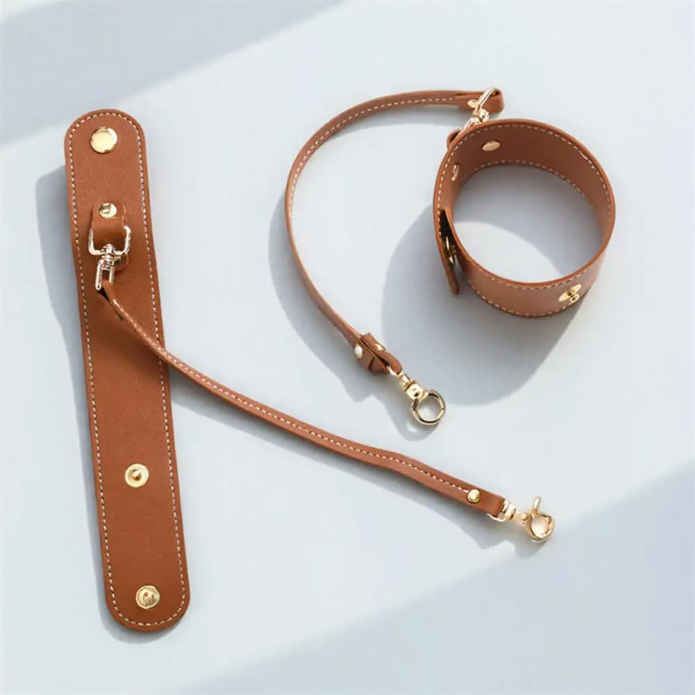 Hat Clip Faux Leather Glove Holder Strap with Clasp Towel Carrier Waistband for Handbag Hat Travel Gym Outdoor Camping Use Glove