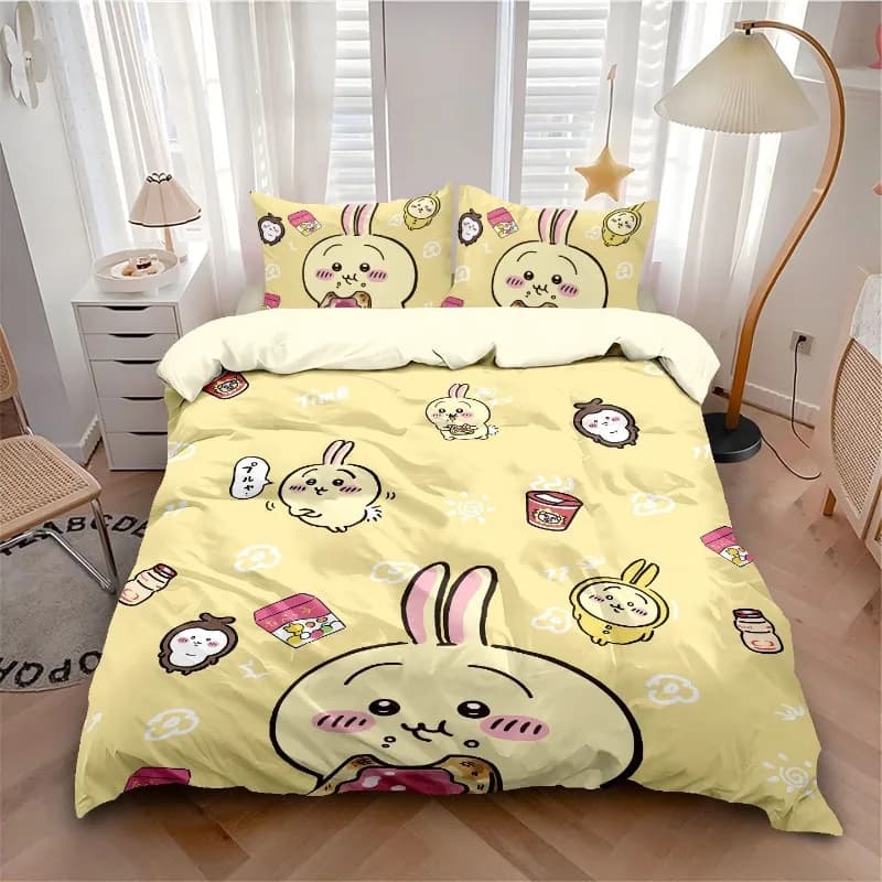 Set di Quattro Pezzi di Lenzuola e Copripiumino Chiikawa con Stampa Cartoon Usach, Regalo di Compleanno per Coppie e Bambini, Nuovo Design alla Moda