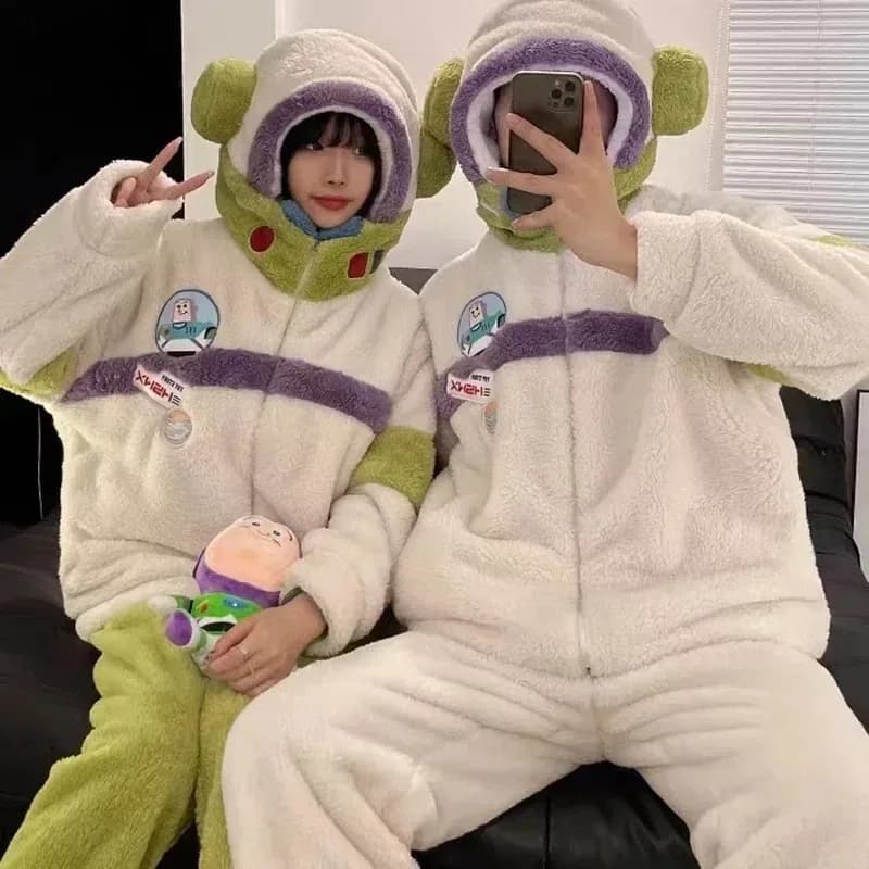 Costume cosplay Negozio di giocattoli Buzz Lightyear Pigiama Set Pigiama con cappuccio Indumenti da notte Camicie da notte di flanella carine per adulti Tenere al caldo