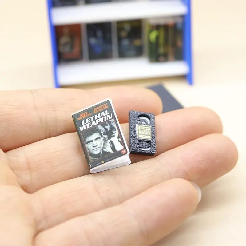 Hot Sale Random 1Set Miniature 1/12 Dollhouse Retro Recorder Video Tape Shelf Model Living Scene Ornament Doll Toy Accessories