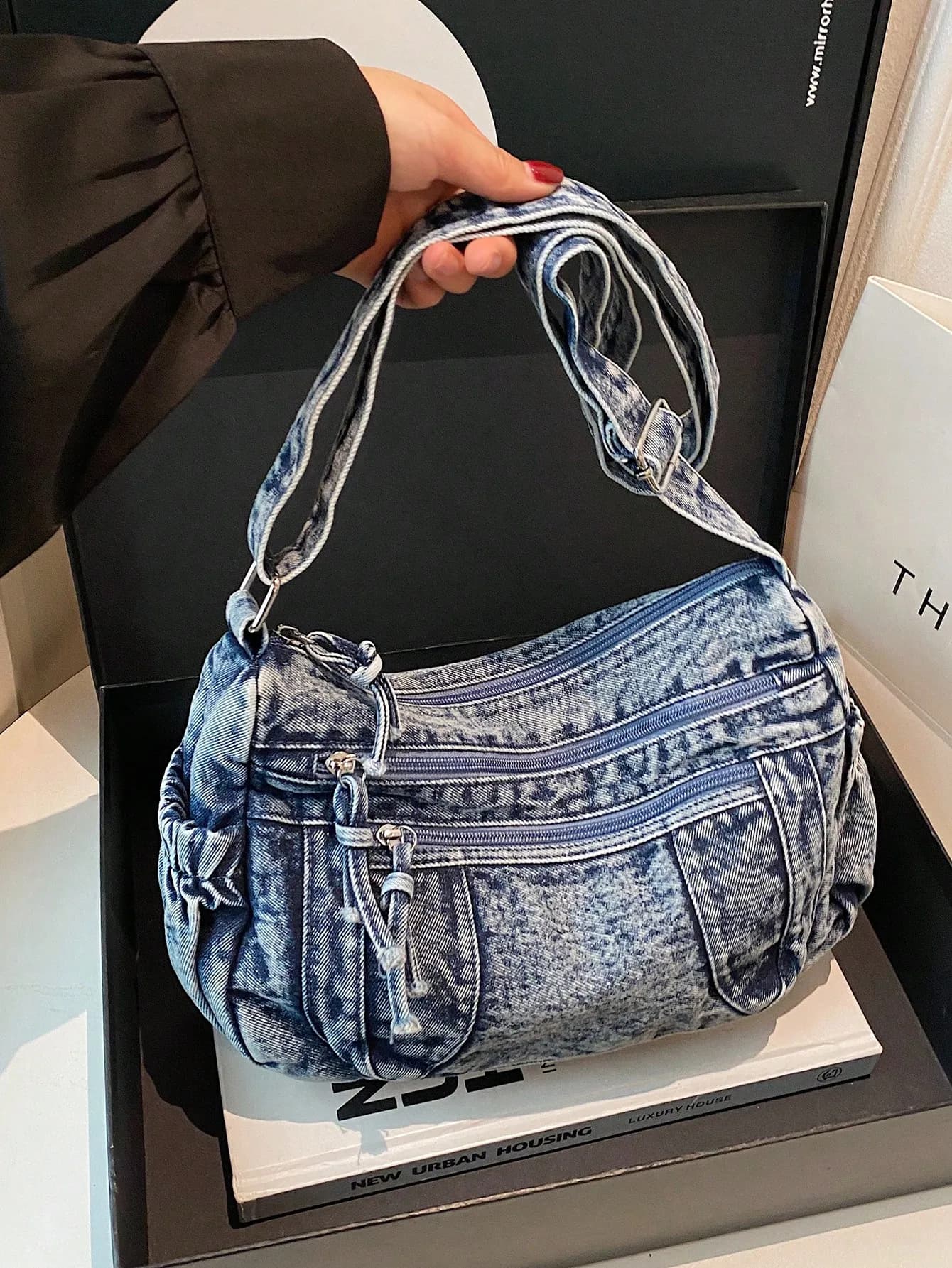 Nuova borsa a tracolla multistrato in morbido denim casual chic con tasche multiple, borsa a tracolla da donna versatile e capiente, adatta per il lavoro, lo shopping e i viaggi.