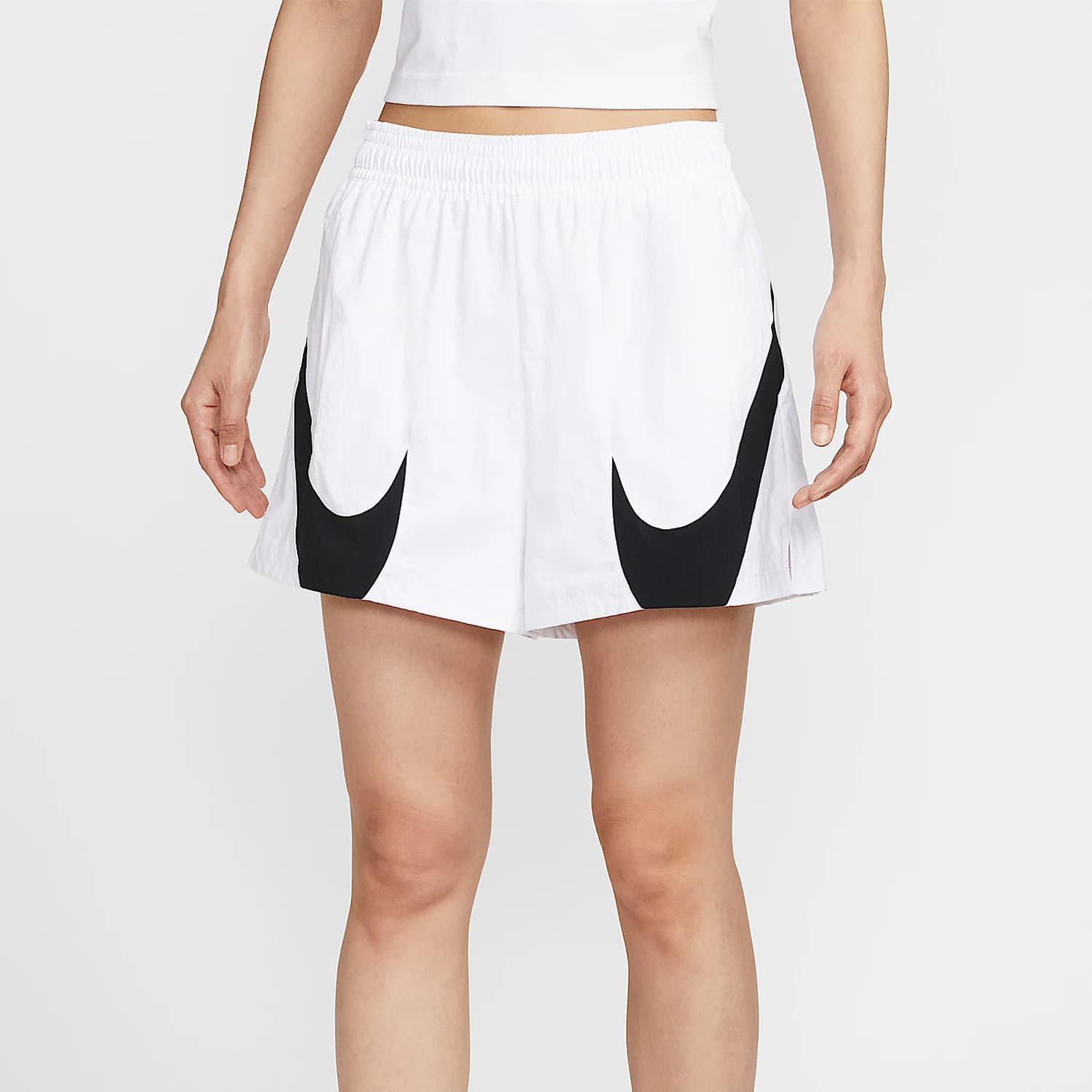 Pantaloncini casual larghi a vita media da donna Nike Authentic Sportswear HV2360-100