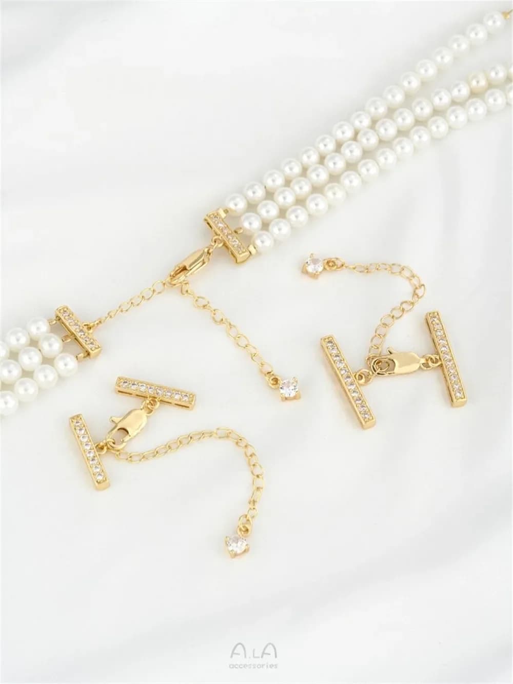 Collana con braccialetto con fibbia di perle a tre file a doppia fila con zirconi rivestiti in oro 14K Collana con fibbia multi-fila Catena di coda Fibbia per gioielli fatti a mano fai da te
