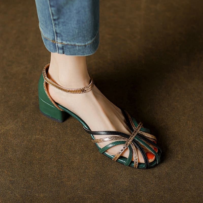 Nuovi sandali estivi da donna in pelle di vacchetta con punta tonda, elastici, traforati, con tacco spesso, tacco medio, punta coperta, stile romano, alla moda