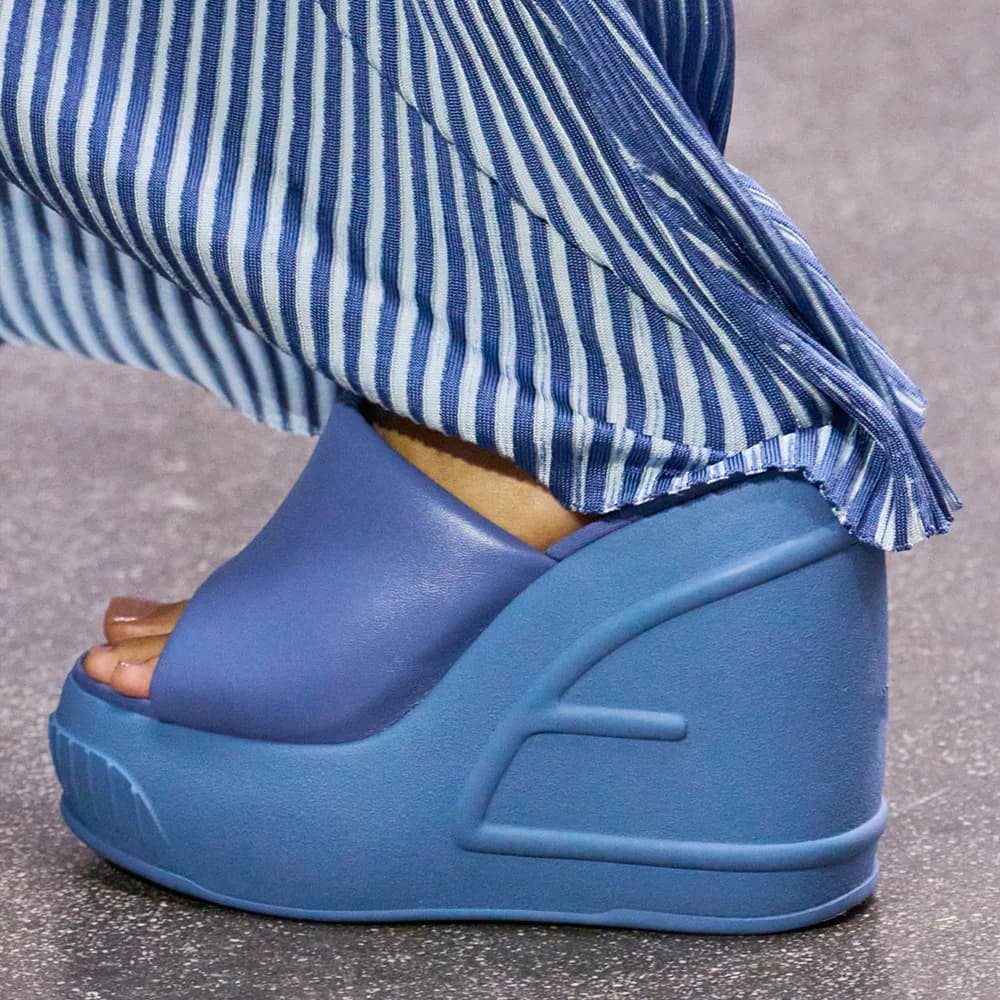 Estate nuova pendenza tacchi alti suola spessa pantofole di pelliccia piattaforma zeppa slip on diapositive donna estate altezza crescente sandali da spiaggia