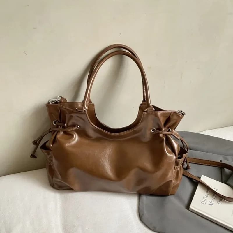 Elegante Zaino Porta Pannolini per la Cura del Bambino, per Eventi Aziendali, Raffinato, Alla Moda, Glamour, Senza Tempo, Versatile e Funzionale