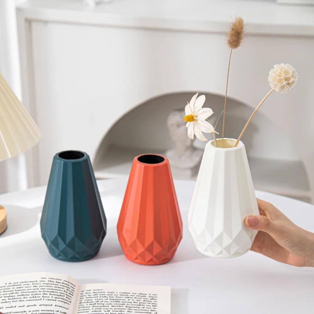 Vaso di fiori in plastica nuovo vaso di fiori in stile nordico a forma di diamante imitazione ceramica moderna composizione floreale soggiorno