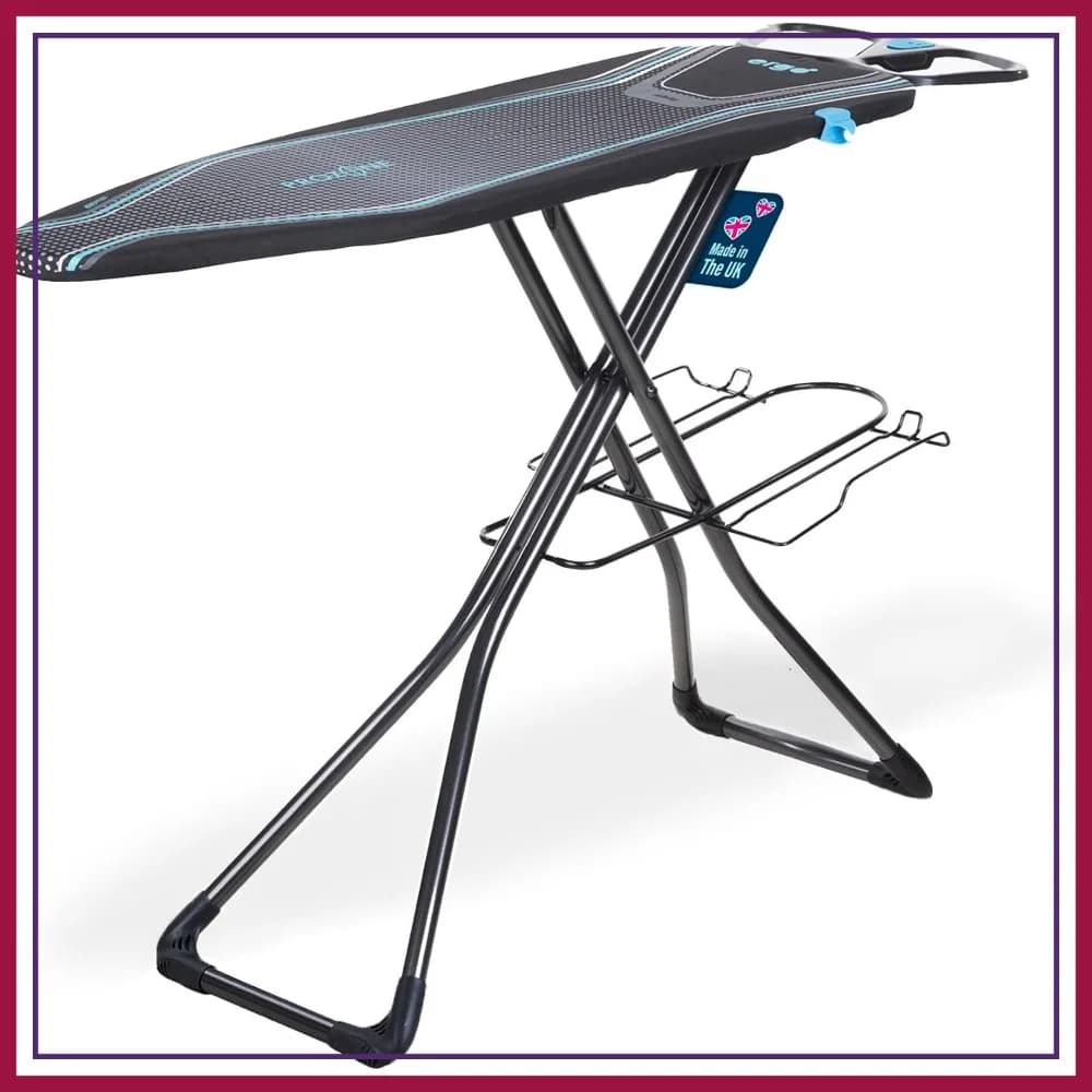 Asse da stiro a grandezza naturale con copertura riflettente il calore, sottopiano in feltro spesso, superficie 48" x 15", autoportante