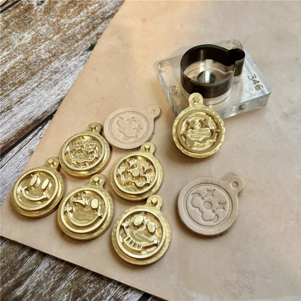 Custom Pendant Smile Face Copper Leather Stamp Die Cutter Set Hot Stamping Logo Stamps Cutting Knife Punching Tool Keychain DIY