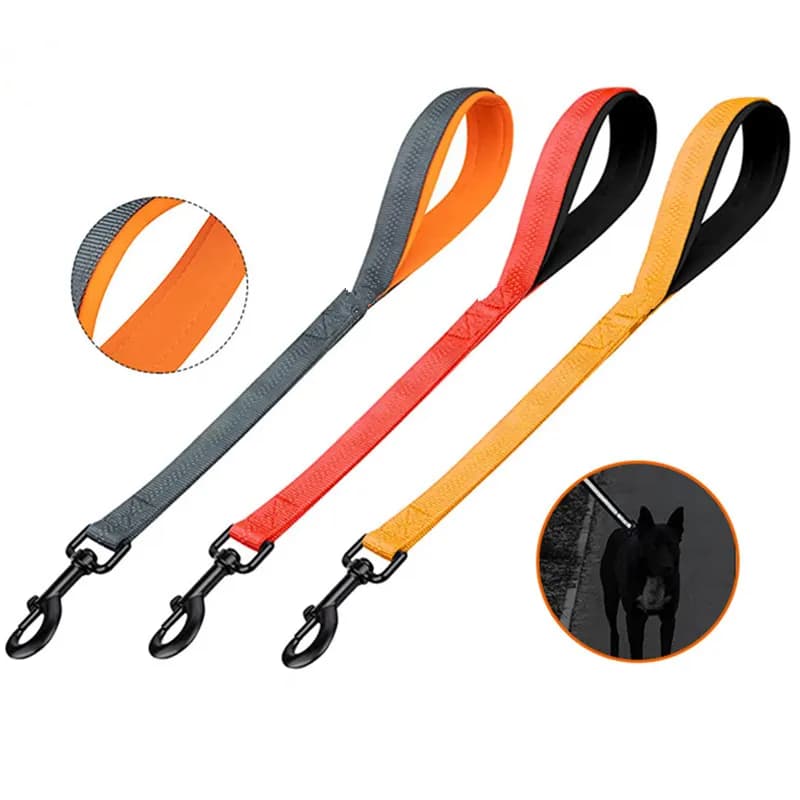 Guinzaglio per cani guinzaglio riflettente per cani corti corda di Nylon catena per animali domestici manico morbido guinzaglio impermeabile per cani da passeggio accessori per animali domestici