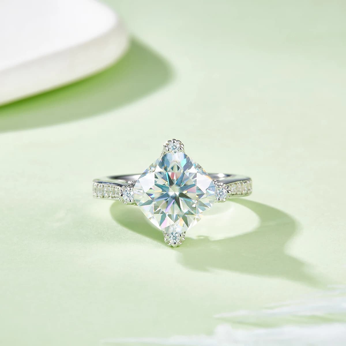Women's Ring with Diamond Moissanite shaped pillow in 18K white gold plated silver S925 Main stone 4.0ct / 9.0mm for women Wedding