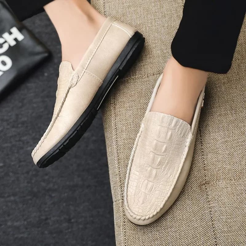 Scarpe In pelle da uomo con punta tonda scarpe Casual da uomo antiscivolo e impermeabili vendita estiva piatta In promozione nuova taglia Slip-on 45 adulti