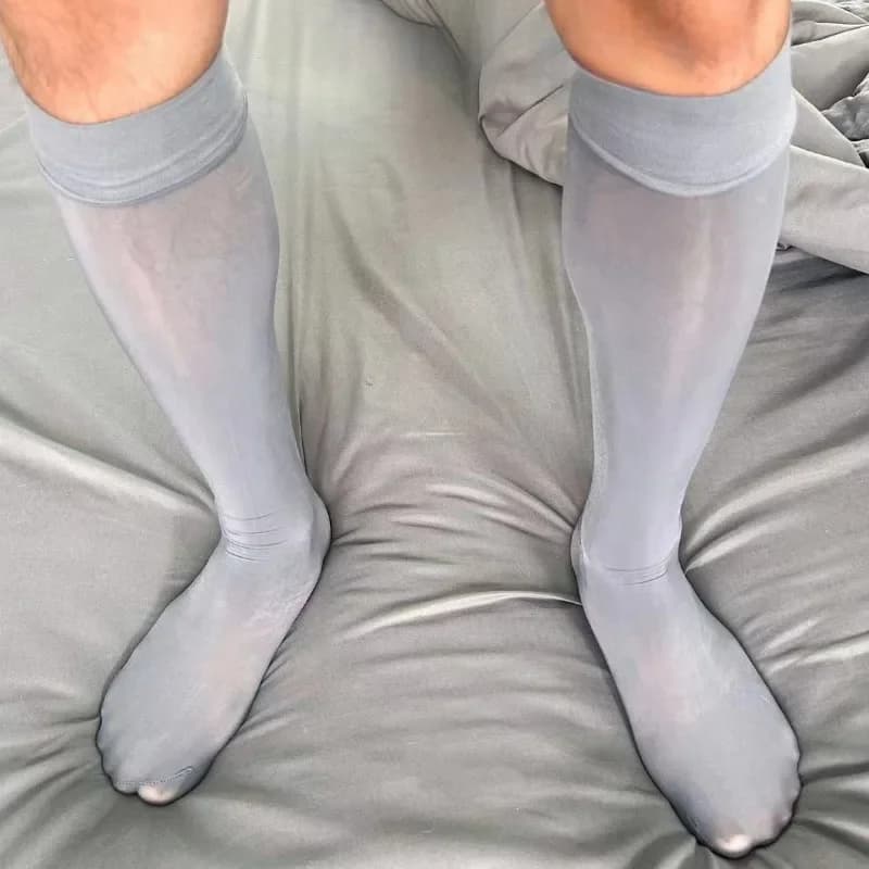 Calze Lunghe da Uomo per Abiti Formali, Completi da Cerimonia e Matrimonio, Colore Nero, Trasparenti e Lucide, Calze al Ginocchio Sexy