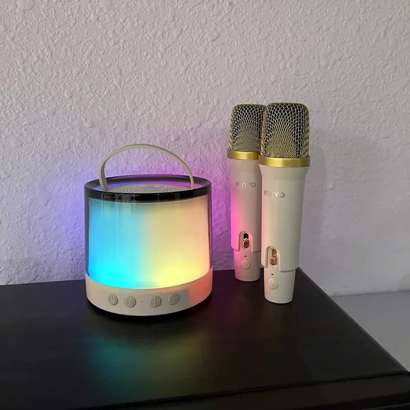 Mini Macchina per Karaoke per Adulti, Bambini e Adolescenti con 2 Microfoni Wireless, Piccolo Altoparlante Bluetooth Portatile, Audio per Canto all'Aperto e in Auto