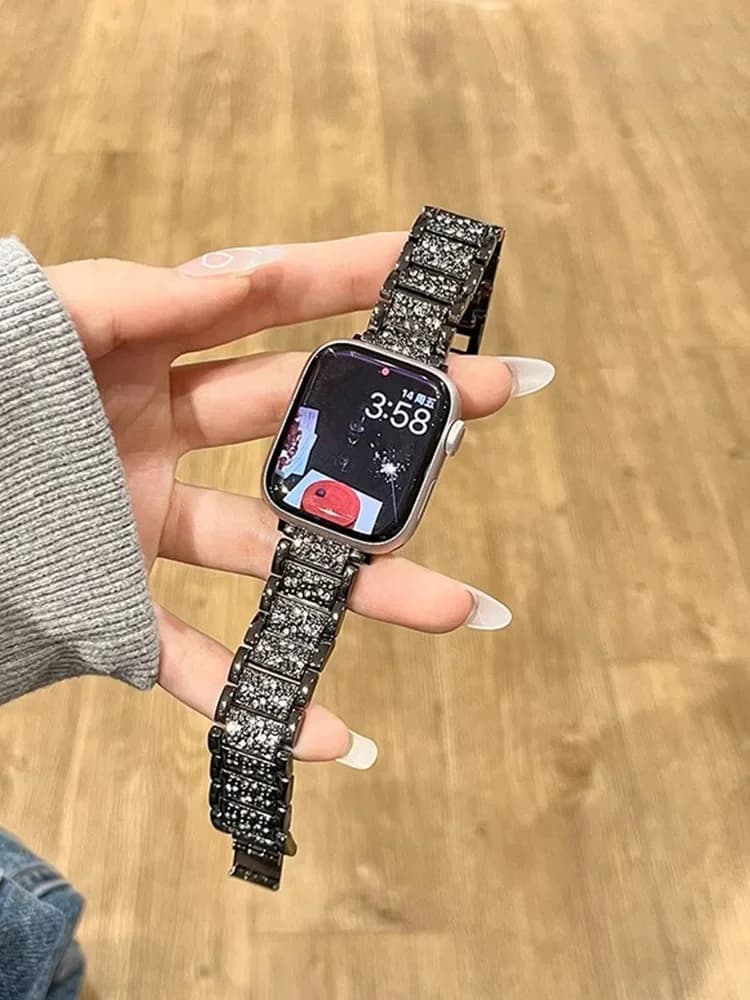Cinturino con diamanti Bling per cinturino Apple Watch 46-42mm 49-45-40mm 44-41mm Cintura in metallo per IWatch Series 10 9 8 7 SE 6 5 Bracciale da donna
