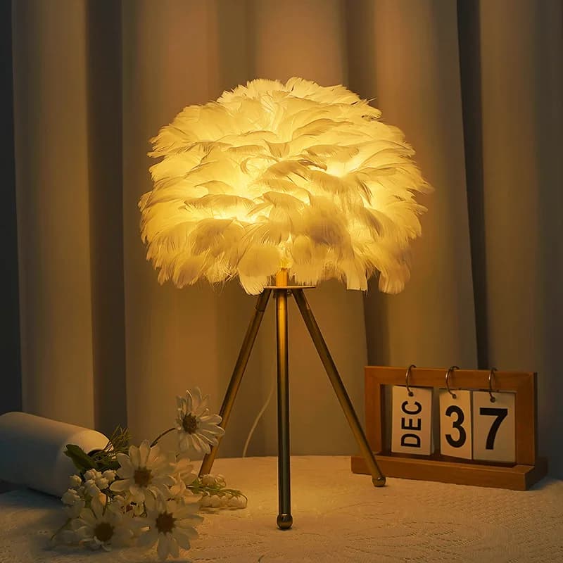 Desk lamp with Nordic decorative feathers Bedside table lamp suitable for living room Bedroom Bedside Table Lamp with feathers