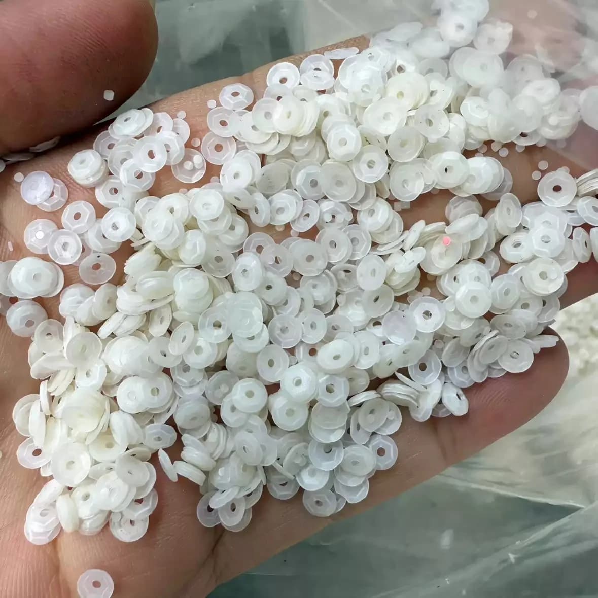 50g di paillettes rotonde iridescenti opache beige da 3mm a 12mm per cucito a mano, decorazioni fai da te, paillettes opache