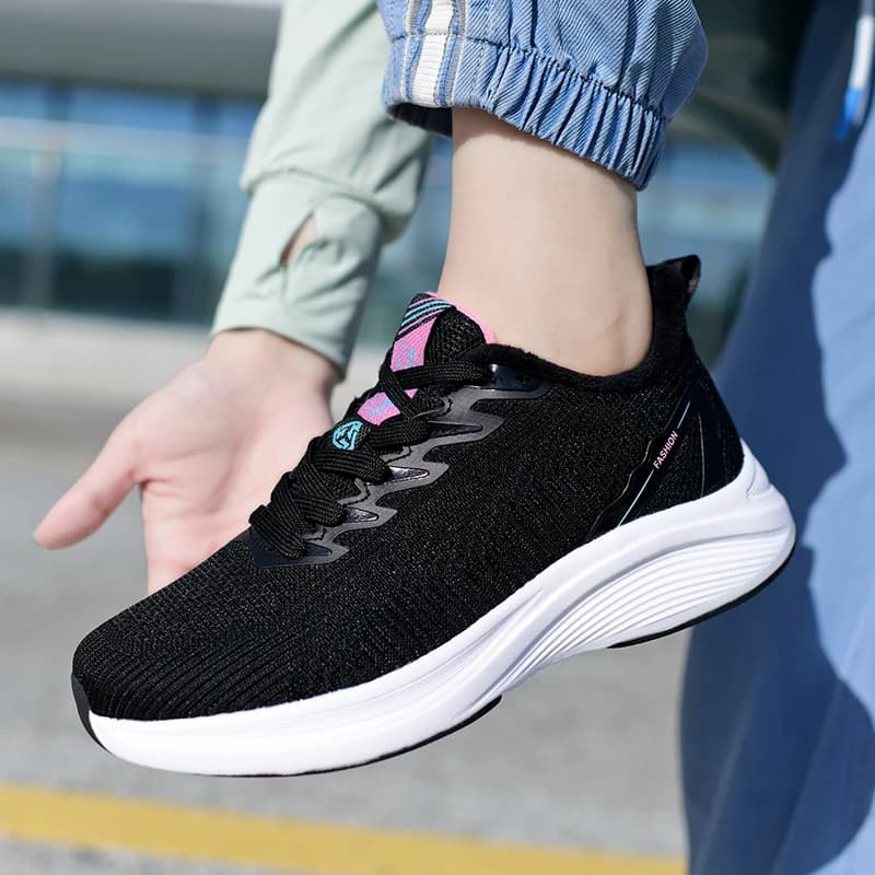 Scarpe da corsa da uomo Autunno Inverno 2025 Nuove sneakers da coppia calde in cotone Scarpe da tennis da viaggio casual alla moda per uomo
