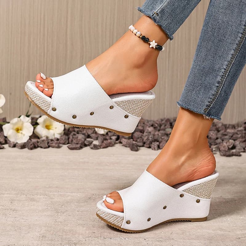 Women's Sandals with High Saws, Summer, with Rivetti, Plateau Grosso, Open-pointed slippers, thick sole, Cut-out cuts 43