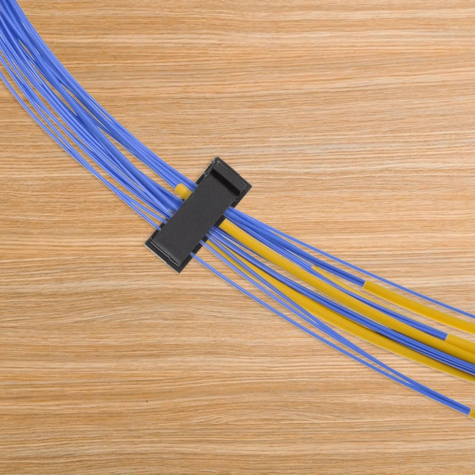 10 Pezzi Clip Autoadesive per Cavi, Organizzatore da Scrivania, Strumento per Gestione Cavi, Supporto in Plastica per Cavi Dati