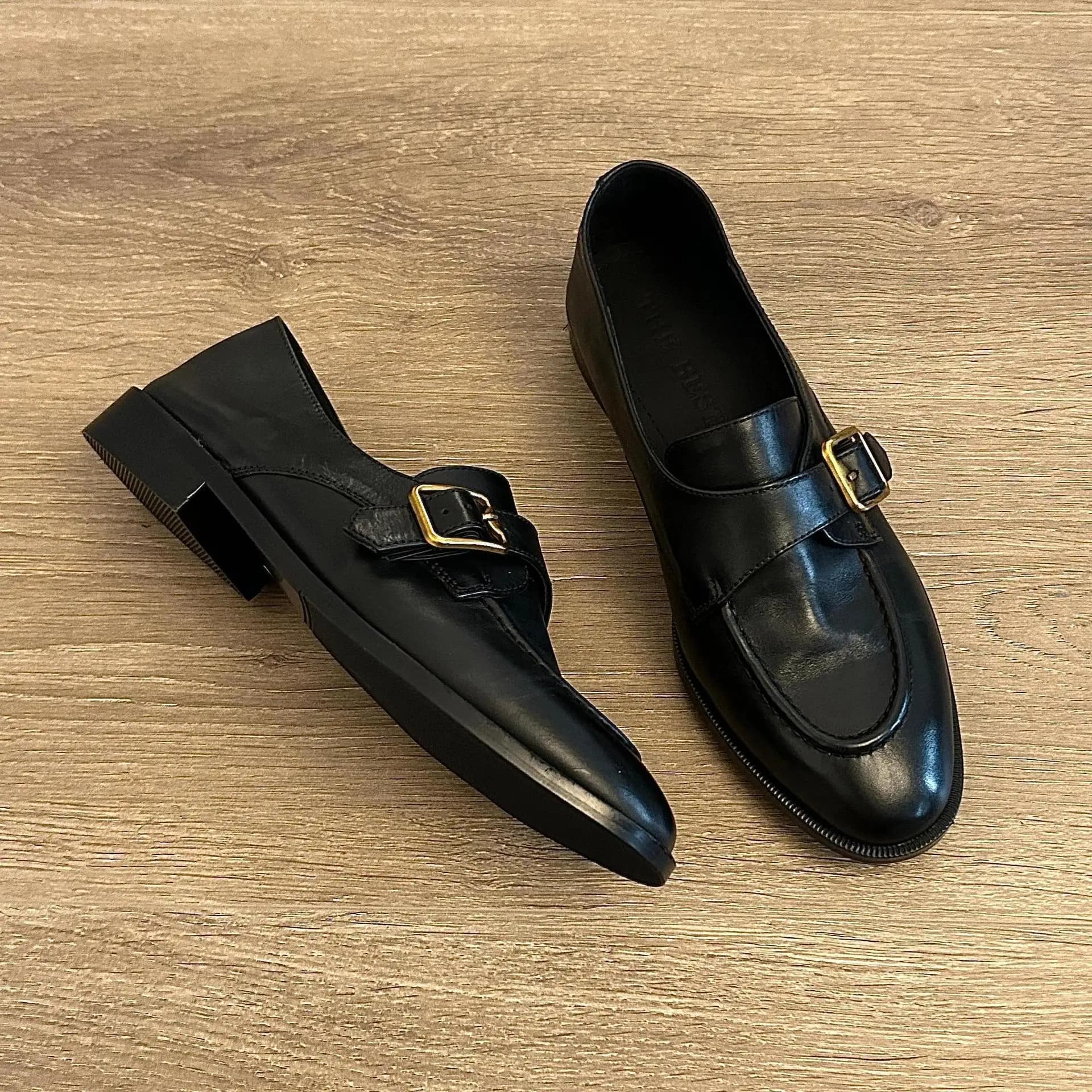 Scarpe da donna nere in pelle con fibbia Monk Strap, mocassini con tacco basso, slip-on eleganti, fibbia dorata vintage, scarpe basse casual da ufficio da donna
