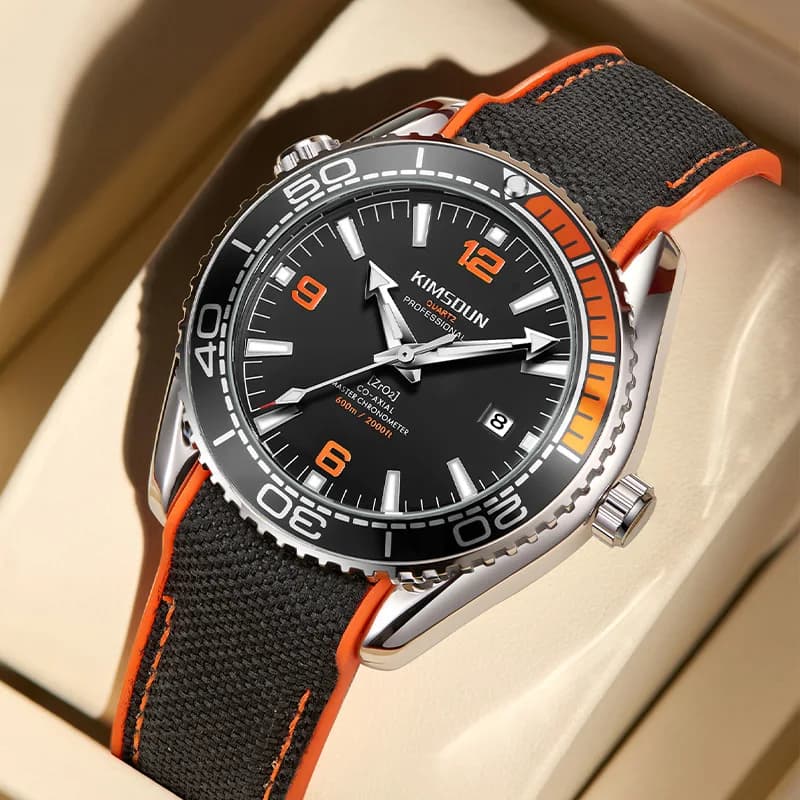 Nuovo orologio sportivo da uomo alla moda con movimento al quarzo, design raffinato, trendy e alla moda, display luminoso, movimento al quarzo elettronico, adatto per uomini, regalo ideale per San Valentino, Pasqua, Halloween, Ramadan, compleanni, Natale e per gli amici - Adatto per occasioni di lavoro o casual.