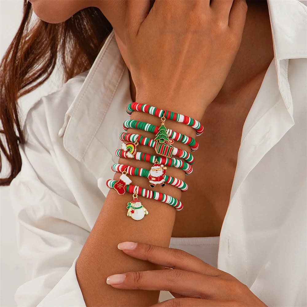 Set di braccialetti in argilla polimerica fatti a mano della serie natalizia per le donne, perline, albero di Natale, alce, cristallo, regalo di gioielli colorati per feste