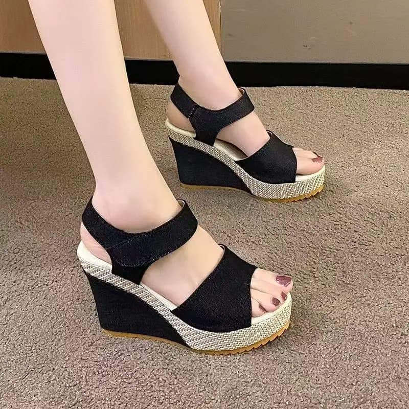 Summer New Women Denim Wedges Peep Toe Sandals Thick sole Non Slip Fashionable Big Size Velcro High Heel Sandals Modern Sandals
