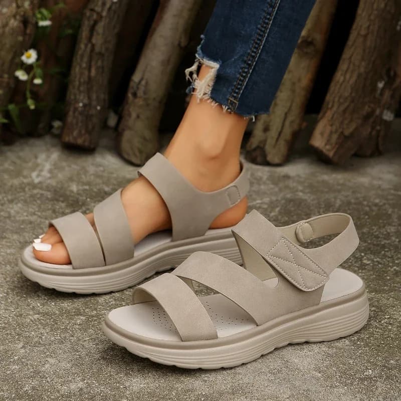 Women's Casual Sandals 2026 Summer Wedge Heels Designer Comfortable Thick-soled Sandals Vintage Open-toe Women's Beach Slippers