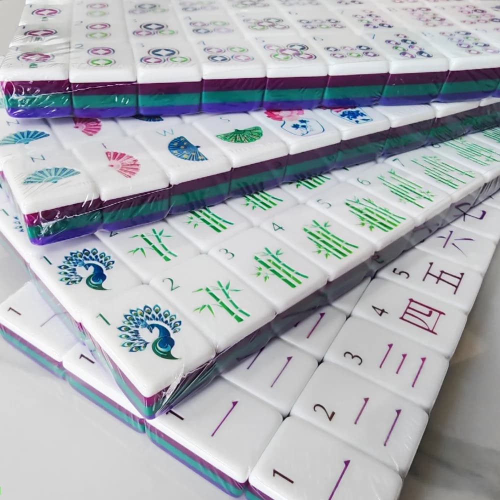 Set Mahjong Americano Personalizzato OMHJGO 2026 Viola Scuro, 160 Tessere in Acrilico a 4 Strati, Mahjong Portatile per Giochi da Tavolo e Regali per Feste in Casa