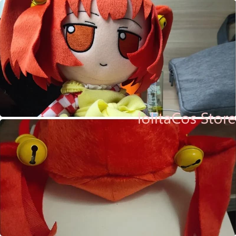 Peluche Kawaii Fumo di Touhou Project Motoori Kosuzu da 20 cm, Giocattolo Anime Imbottito, Giocattolo per Cosplay, Figura in Cotone, Mascotte, Regalo