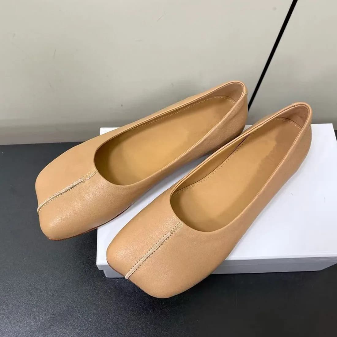 Mocassini in pelle marrone da donna, nuovo stile primavera 2026, scarpe basse a punta tonda, scarpe singole piatte, scarpe in pelle stile britannico