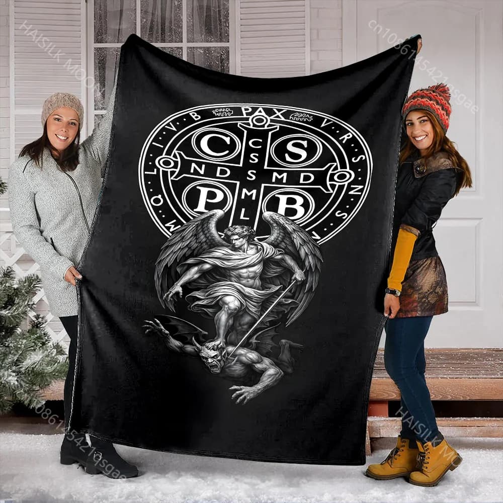Coperta con stampa della croce di San Benedetto e dell'angelo che sconfigge il demone, coperte da preghiera per credenti, adatte per casa, divano, campeggio, viaggi