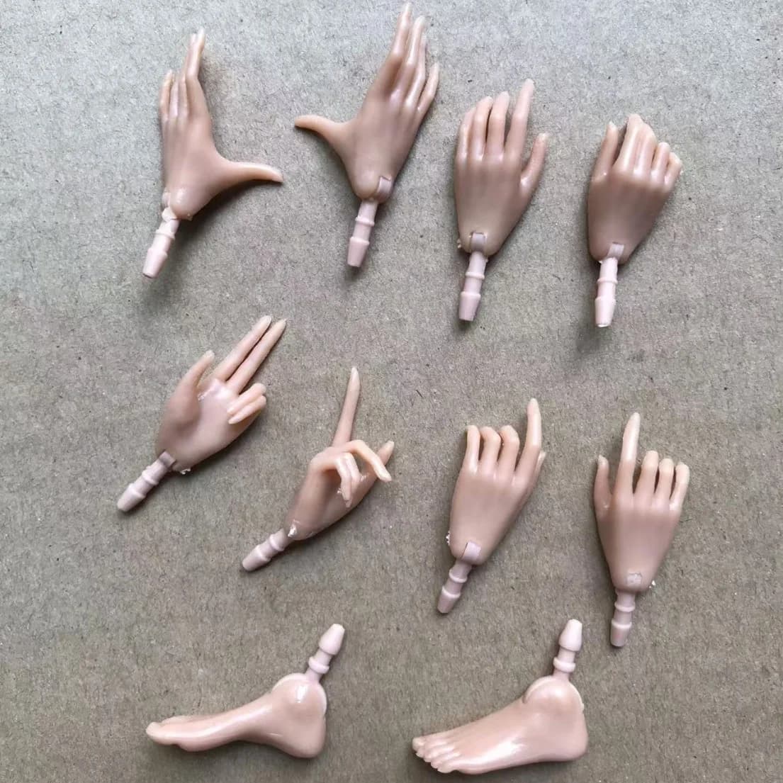 MENGF Mani della bambola Piedi 1/6 Parti della bambola Beige Latino Marrone scuro Accessori per bambole Spogliatoio fai da te Decorazioni per bambole Mani Gambe Piedi