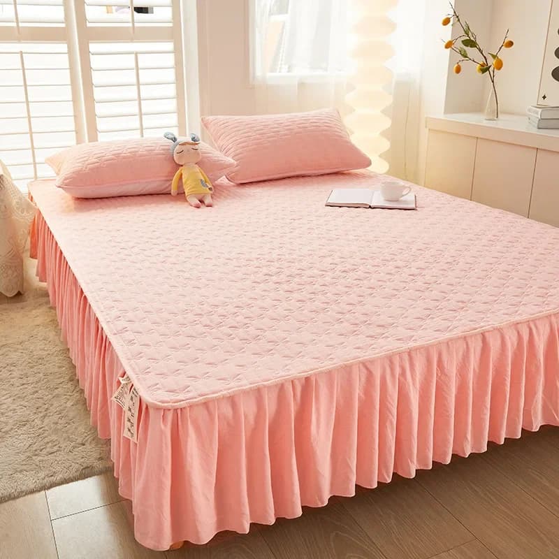 Bed skirt style bedcover, padded sheet in silk fabric, sheet with thick Scottish corners, protective cover for mattress in solid colour with 45 cm high edge