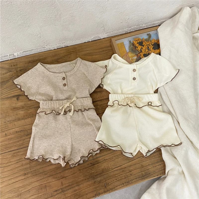 2025 Estate Nuova neonata Vestiti a maniche corte Set Ragazze per bambini Top in cotone sottile traspirante + Pantaloncini Pigiama Completo per bambini