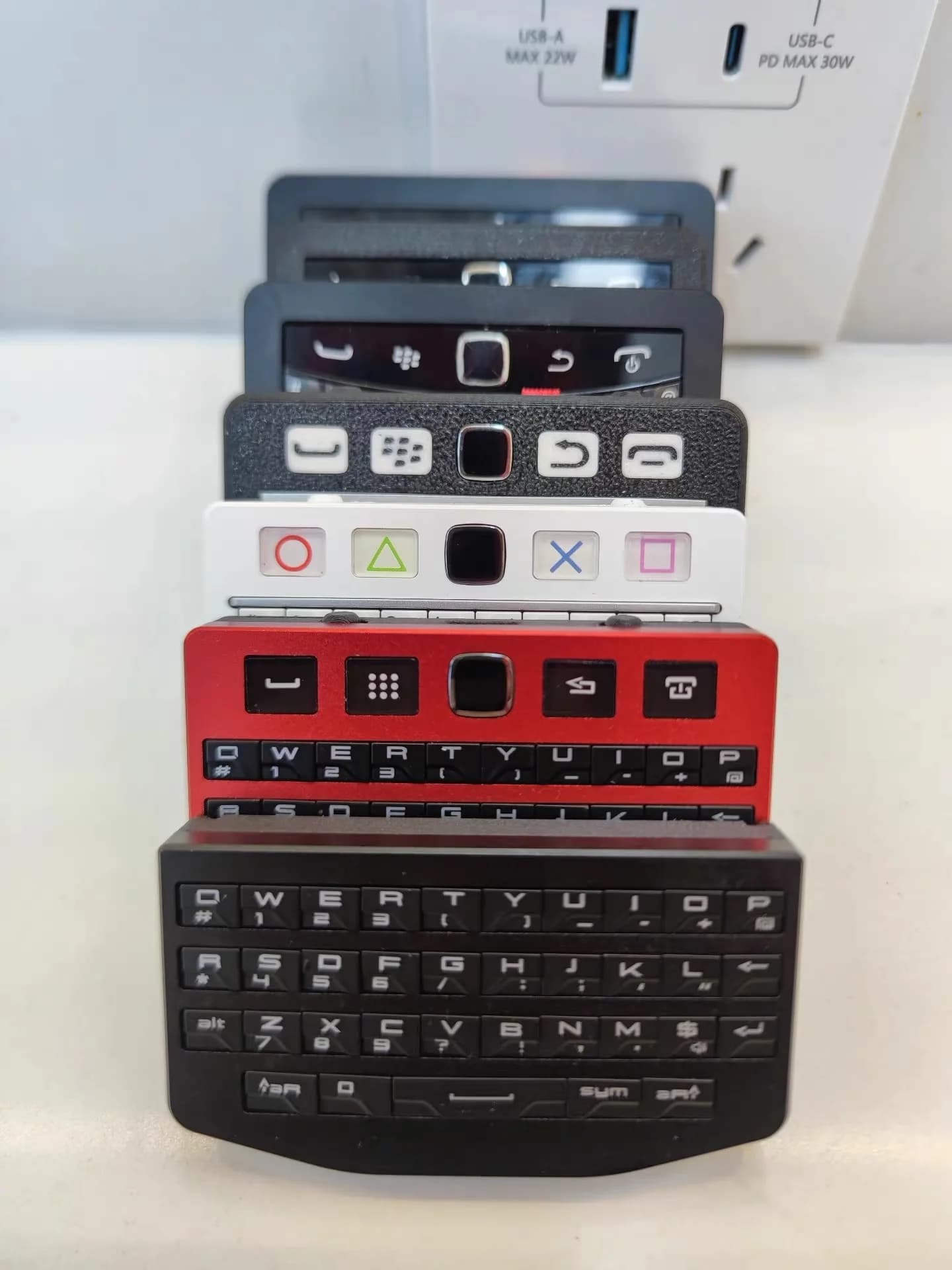 Tastiera con Trackpad Mini per Blackberry Q10/P9981, Tastiera Bluetooth Dual Mode Personalizzata ZMK con Mouse Integrato per MAC/Win