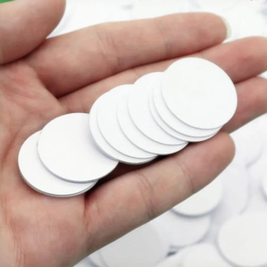 10 pz NFC Ntag215 Carte Tag 13.56 MHz NTAG 215 Carta Universale In Bianco 25mm Moneta Rotonda Etichette RFID per NFC abilitato Del Telefono Mobile