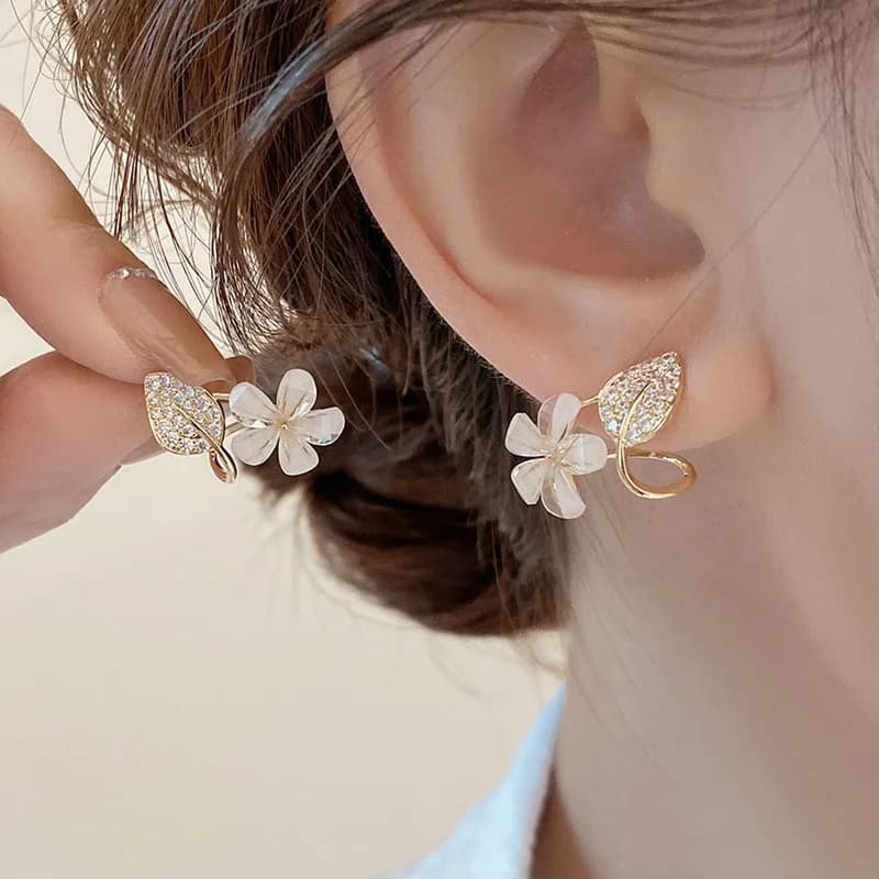 New Exquisite Zircon Leaf Flower Golden Earrings For Women Fashionable Personalized Daily Accessory Party Jewelry Birthday Gifts
