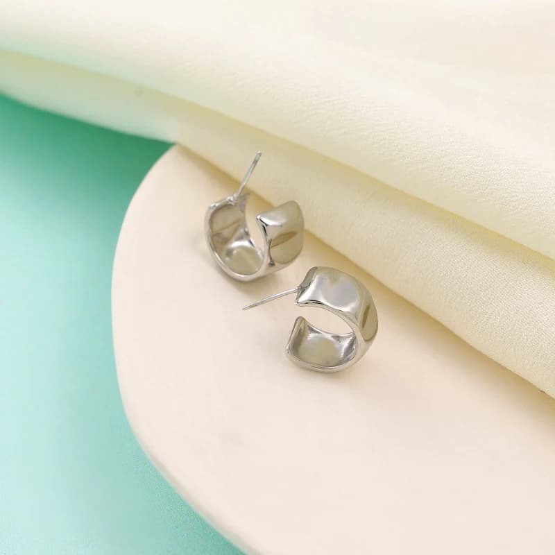 CarlidanaEuropean and American style niche irregular glossy surface C Shaped earrings Minimalist and sophisticated earrings