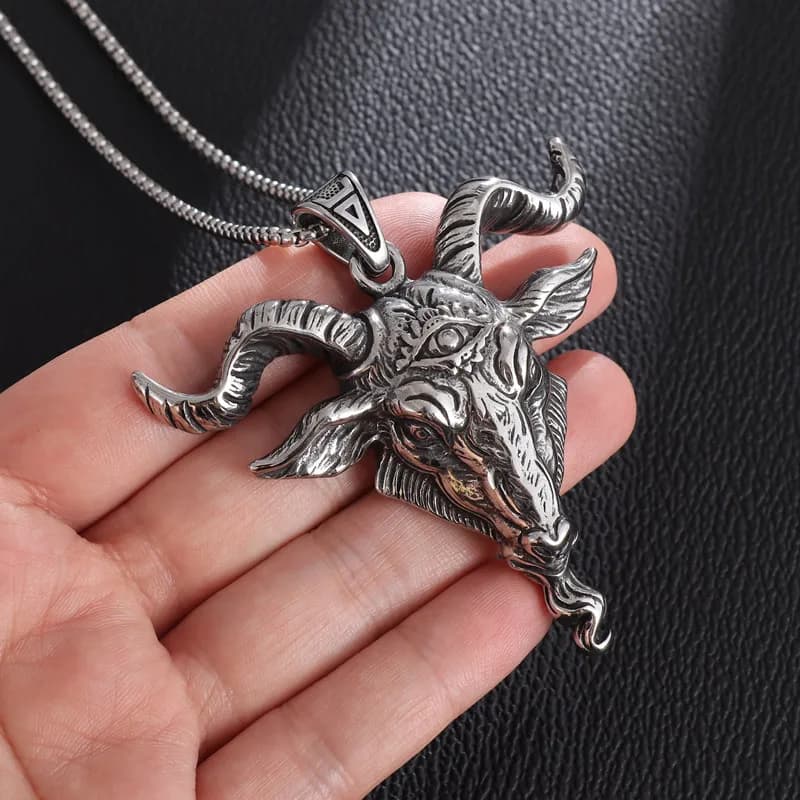 Retro Demone Satan Peacore Head Eye of Truth Lucifer Necklace Man Pendant Punk Gothic Fashionable Party Jewelry