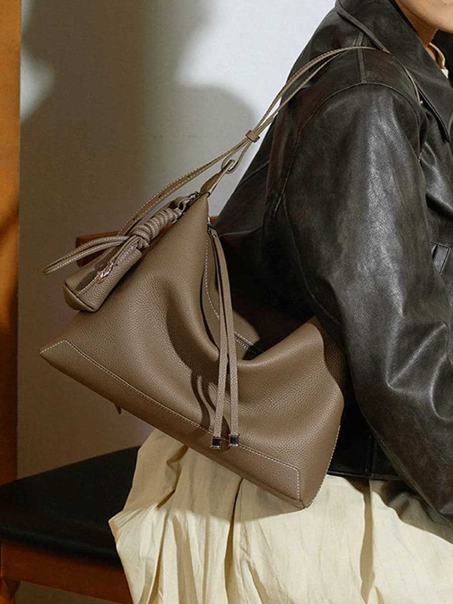 Nuove borse a tracolla firmate Ins Chic Tote per pendolari Borsa da donna in vera pelle di mucca di primo strato Connettiti con una piccola borsa