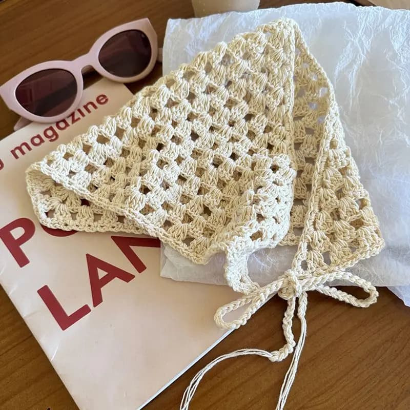 Foulard triangolare all'uncinetto, sciarpa per capelli traforata a pois, fascia per capelli da ragazza fatta a mano, turbante triangolare da donna lavorato a maglia