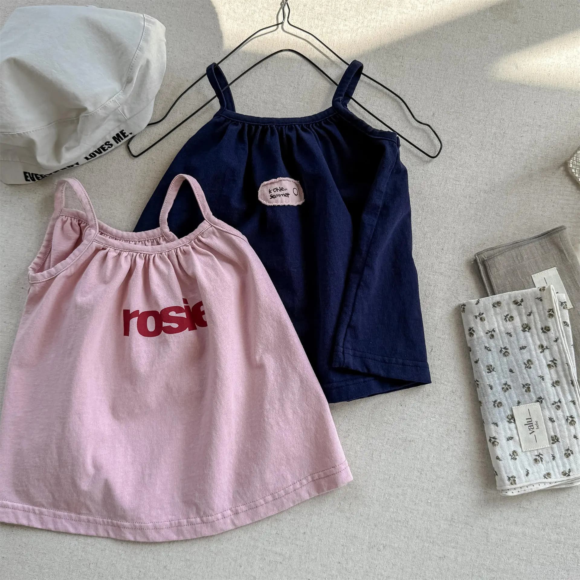 Nuova Collezione Estate 2026: Canotta in Cotone per Bambine, Maglietta Senza Maniche con Stampa Lettere, Top Morbido per Neonate e Bambine, Abbigliamento per Bambini