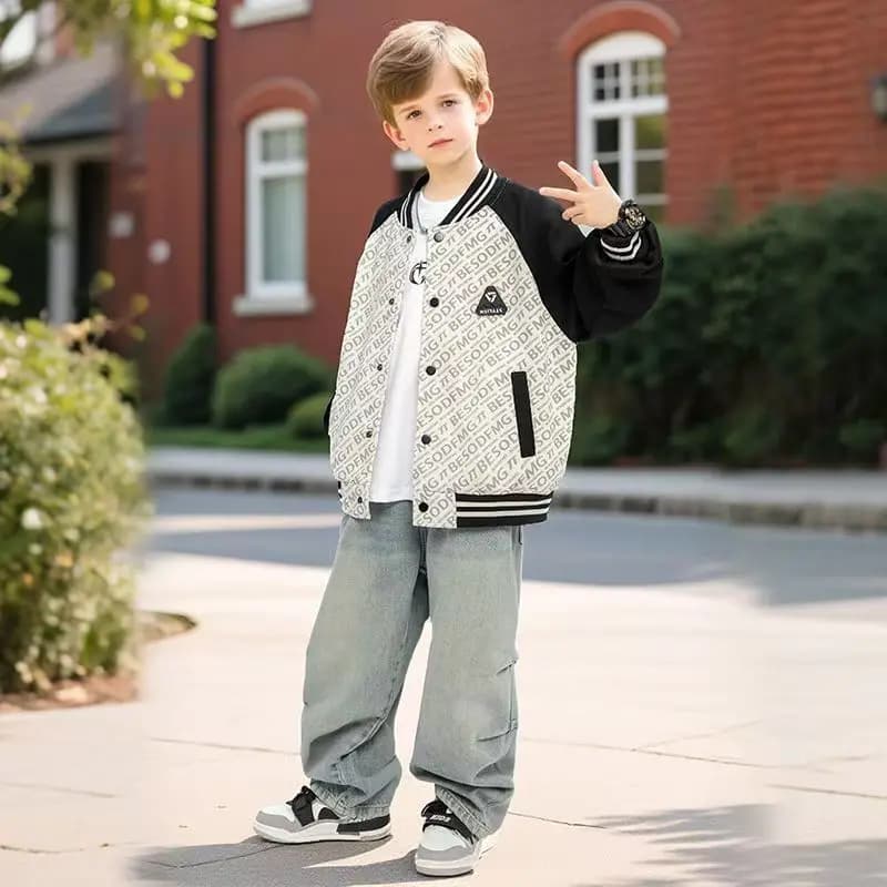 2025 New baseball jacket for boys Korean style Versatile jacket spring autumn for kids Lightweight jacket