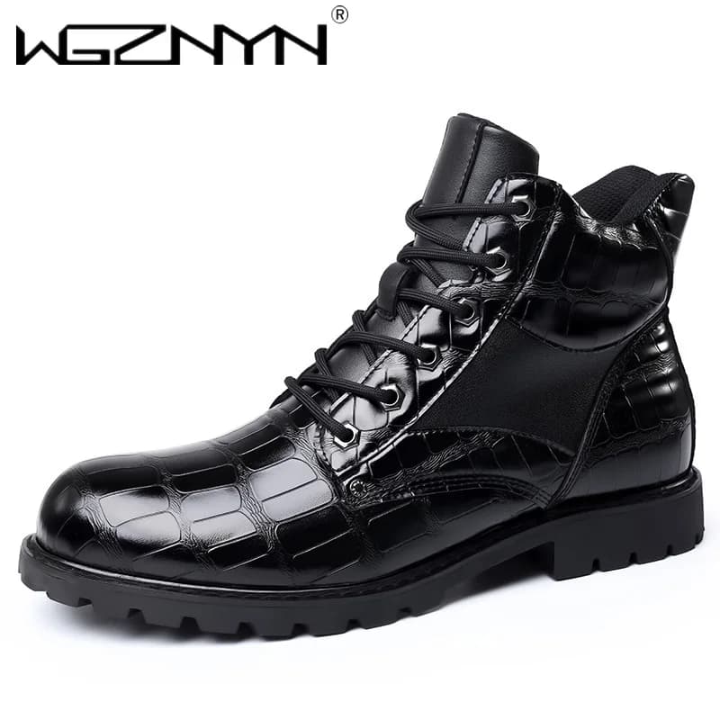 2025 Stivali con plateau neri stile britannico da uomo Comfort in pelle da uomo Stivaletti da moto Uomo Stivaletti Chelsea di lusso Chaussure Hommes