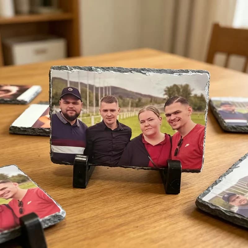 Lastra in Pietra Personalizzata con Foto a Cuore, Cornice Unica in Roccia Incisa con Foto e Testo, Regalo Anniversario, Decorazione Casa