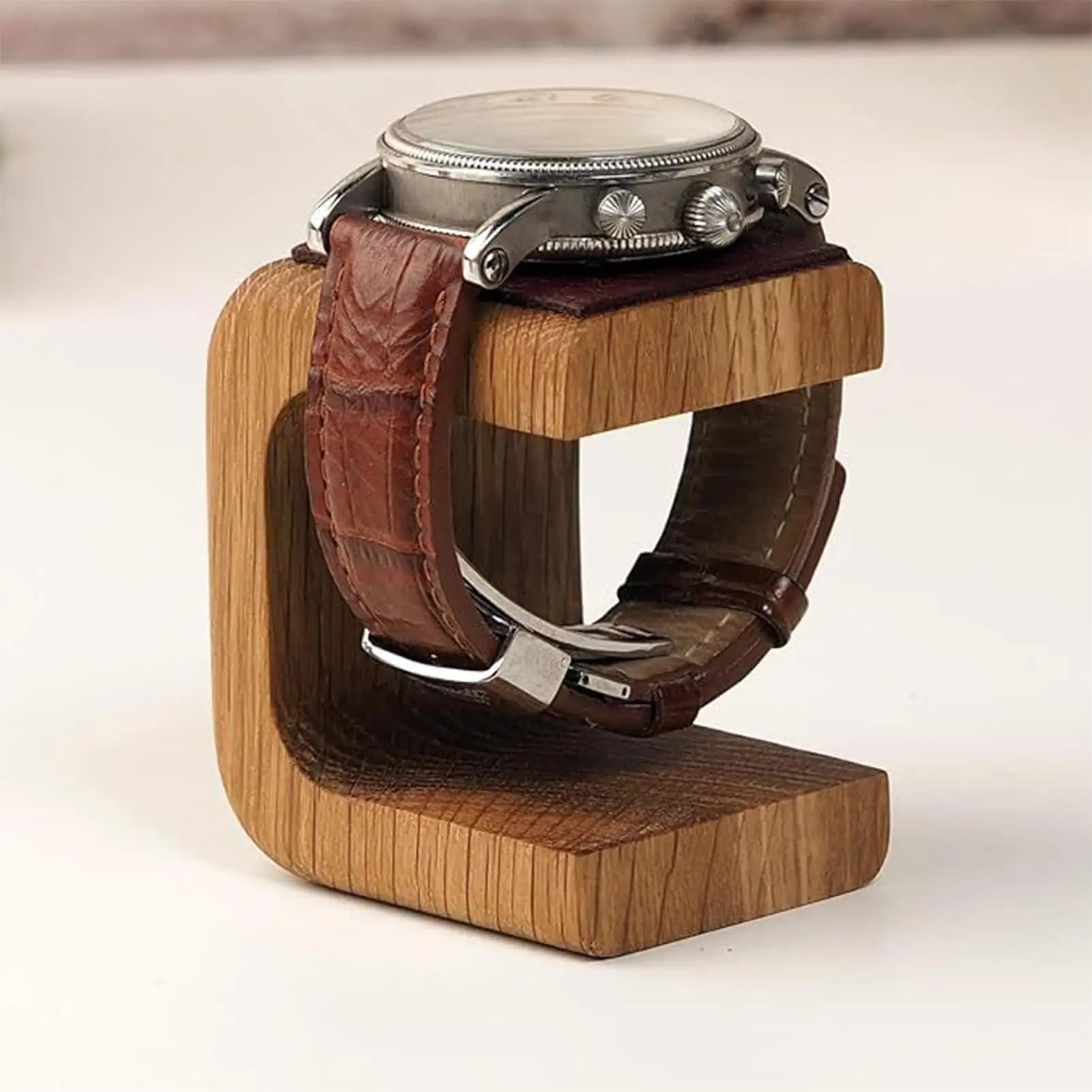 Espositore per orologi in legno Elegante supporto per orologi Supporto per orologi da polso Vetrina singola Torre per esposizione Orologio singolo Cuscinetto in pelle