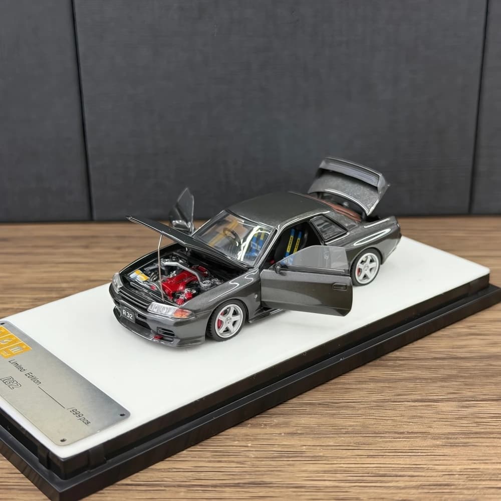 Stock pronti PGM 1/64 R32 MetallicGrey Diecast in edizione limitata Modello di auto da collezione completamente aperto in lega