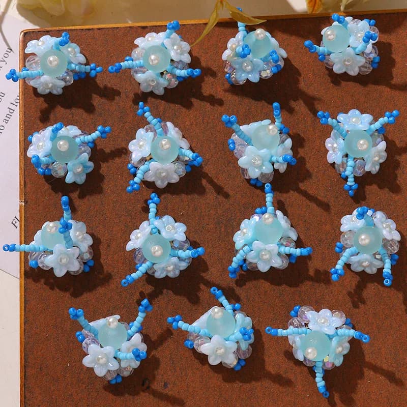 Shoe Charm 1 Piece High Quality Glass Seed Bead Flower Cluster Sea Salt Ocean Glow for Clear Jelly Shoes Clogs Princess Style